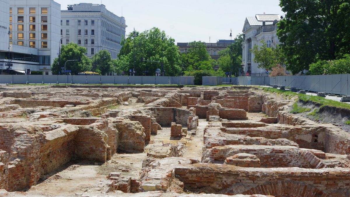 Archeolodzy prowadzą badania w miejscu dawnego Pałacu Brühla