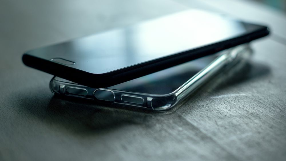 Niewidzialna ochrona telefonu. Nie ukrywaj smartfona w pokrowcu 1