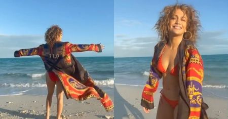 Jennifer Lopez w bikini oddaje się porannym rytuałom na plaży (ZDJĘCIA)