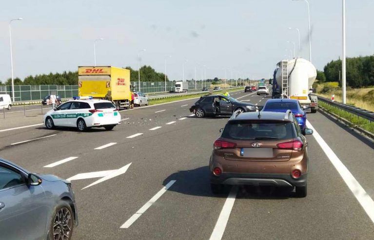 Ciężarówka staranowała auto