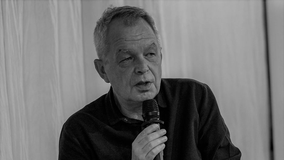 październik 2018, bransoletki kolorowe, mikrofon