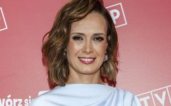 Garnitur w sam raz na komunię. Wybrała najmodniejszy kolor na wiosnę