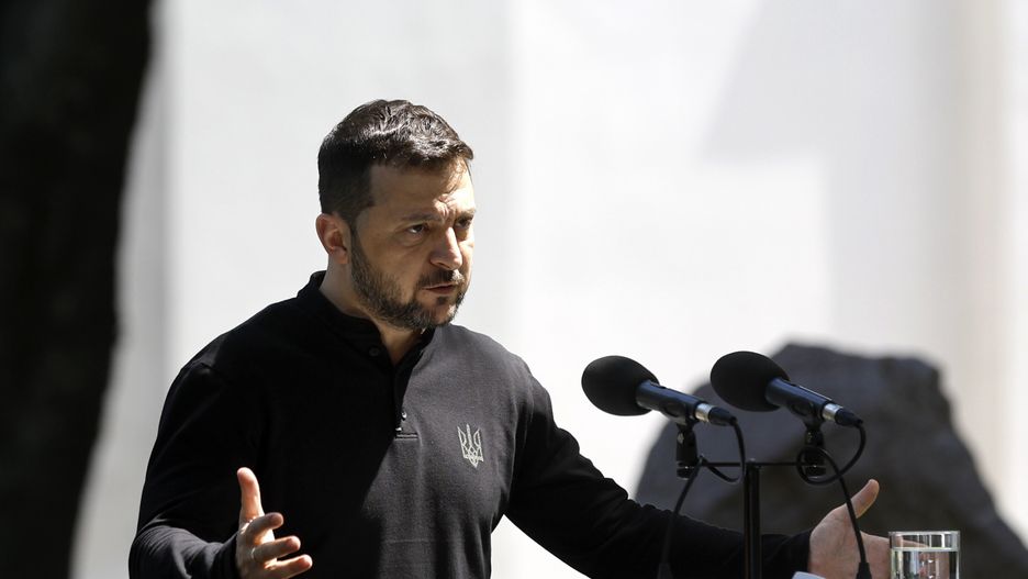 Ukrainian President Volodymyr Zelensky speaks during a joint press conference with Slovenian president near the St. Sophia Cathedral in Kyiv, Ukraine, 28 June 2024. Pirc Musar arrived in Kyiv to meet with top Ukrainian officials amid the ongoing Russian invasion. EPA/SERGEY DOLZHENKO Dostawca: PAP/EPA.