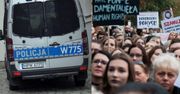 Zemsta za Czarny Protest? Policja wkroczyła do Centrum Praw Kobiet...