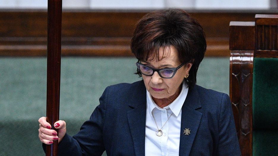 El�bieta Witek
Warszawa, 28.07.2023. Marsza�ek Sejmu El�bieta Witek na sali obrad Sejmu w Warszawie, 28 bm. Sejm zajmie si� m.in. projektem prezydenta o wsp�pracy w�adz ws. przewodnictwa Polski w Radzie UE oraz sprzeciwem Senatu do prezydenckiej noweli ustawy o Pa�stwowej Komisji ds. badania wp�yw�w rosyjskich. (jm) PAP/Radek Pietruszka
Radek Pietruszka
obrad, obrady, plenarna, posiedzenie, sala, sejm, sejmu, 9 9., dziewi�ta, dziewi�tej, IX, kadencja, kadencji, polityk, polityka, Sejm RP