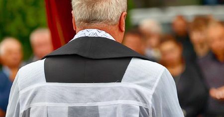Oto średnia emerytura polskiego księdza. Aż trudno uwierzyć