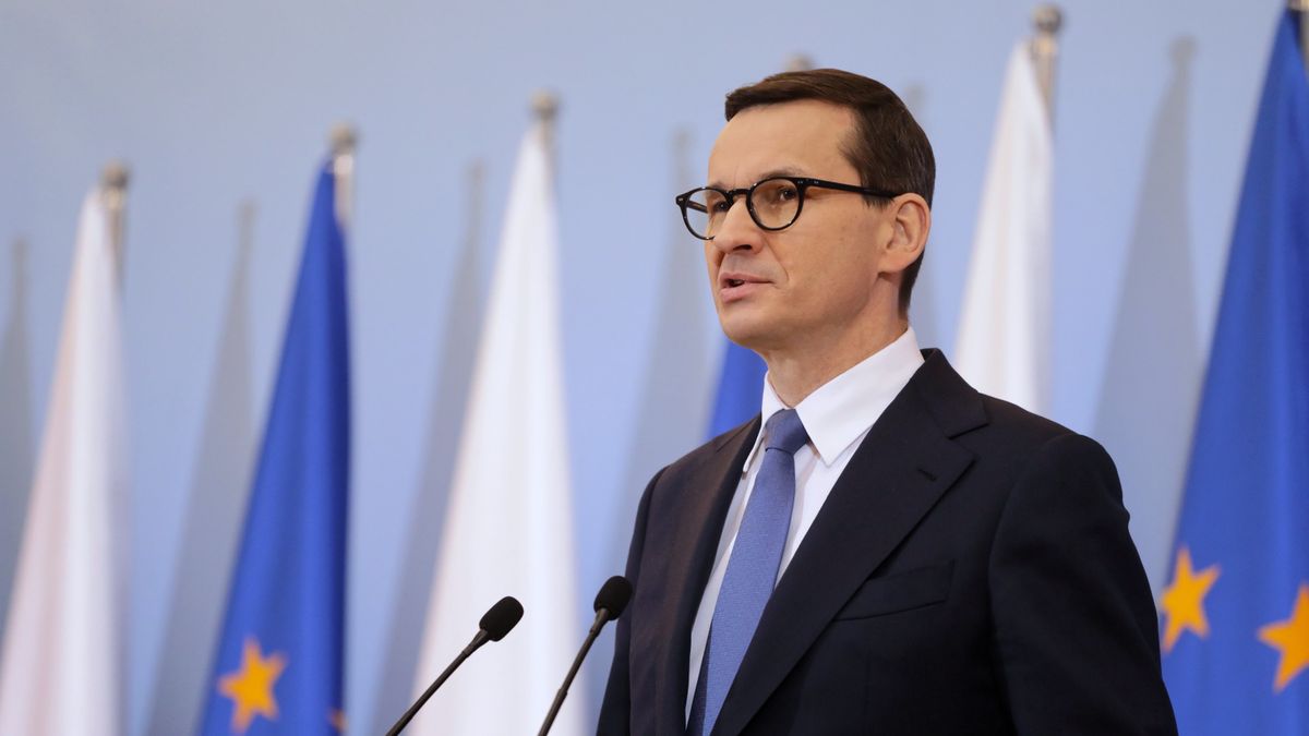 Jak walczyć z pandemią COVID-19? Premier chce się spotkać z opozycją 