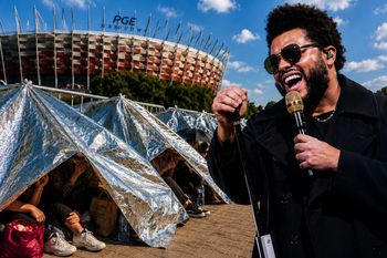 Burza, upał i kilkanaście godzin czekania. Kolejki fanów przed koncertem The Weeknd