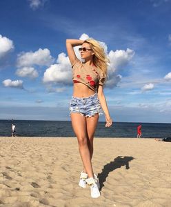 Ola Ciupa pręży się na plaży w Sopocie