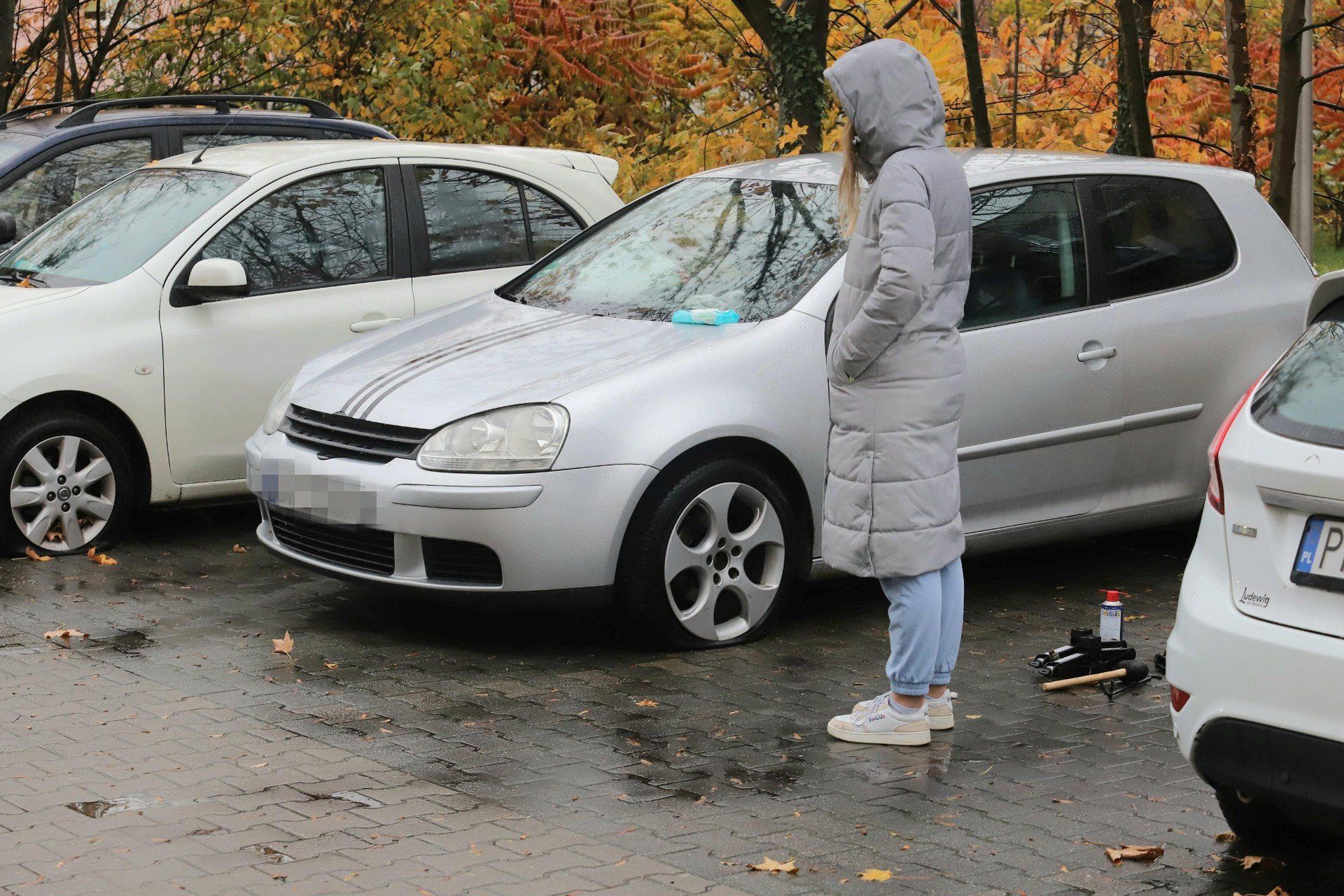 Policja apeluje, aby wszystkie osoby poszkodowane zgłaszały się do komisariatu na Krzykach. To ma pomóc w szybkim ustaleniu sprawców