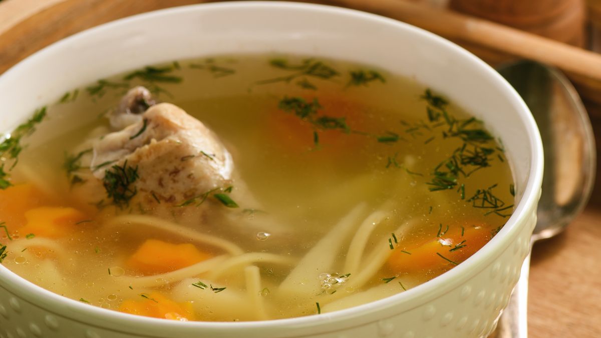 Prosty przepis na regenerujący rosół kolagenowy