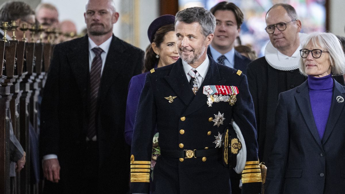 AARHUS, DENMARK - JANUARY 21: King Frederik X  and Queen Mary participates in a celebratory church service at Aarhus Cathedral at Aarhus Cathedral on January 21, 2024 in Aarhus, Denmark. King Frederik X is succeeding Queen Margrethe II, who has stepped down after reigning for 51 years. (Photo by Martin Sylvest Andersen/Getty Images)