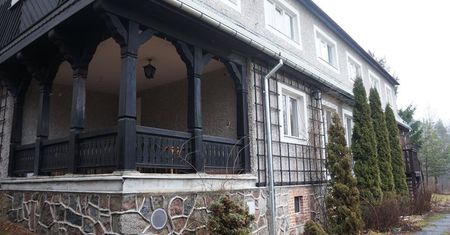 Arłamów tętni życiem, Łęgucki Młyn niszczeje. Co dzieje się z rządowymi ośrodkami z czasów PRL-u?
