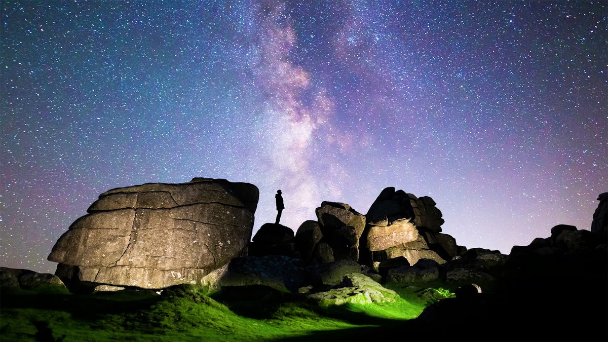 Ślady gwiezdne i malowanie światłem. Zobacz przepiękny film poklatkowy 1