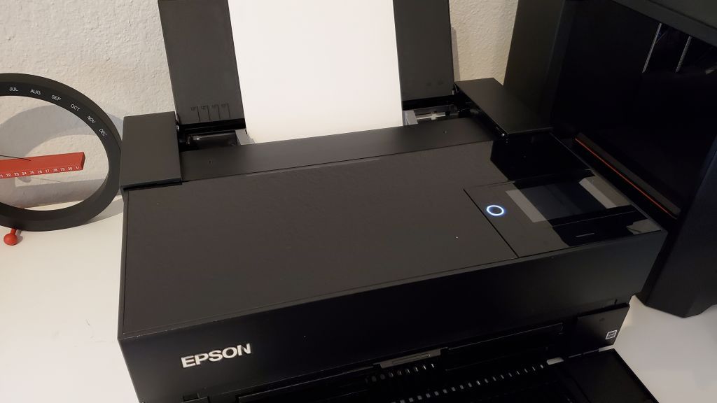 Niektóre drukarki Epson wyświetlają komunikat o awarii.