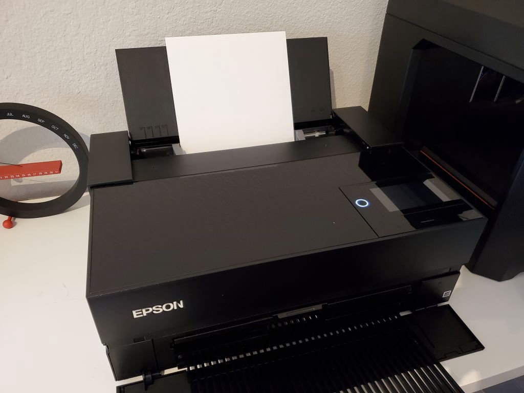 Niektóre drukarki Epson wyświetlają komunikat o awarii.