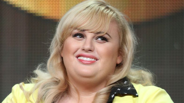 BARDZO SZCZUPŁA Rebel Wilson "ogłasza" rozstanie z milionerem (FOTO)