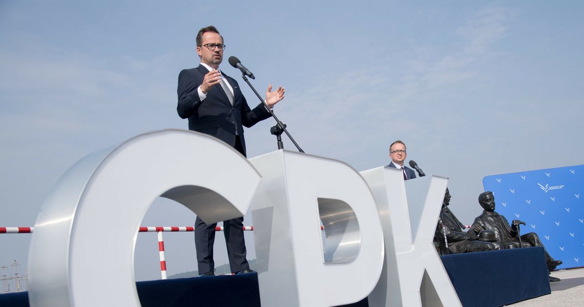 Minister Marcin Horała przedobrzył? Inwestorzy mają dać 8 mld zł, ale jakoś dziwnie zamilkli