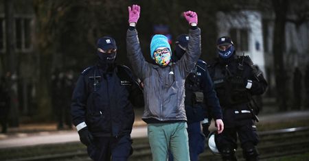 "Sylwester u Kaczyńskiego". Policja: Było 13 osób, z czego 12 służbowo