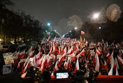 "Ocenią państwo sami". Tak przedstawili w TVN demonstrację PiS