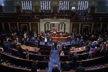 Liczyli na wstrzymanie ataków. Wniosek przepadł