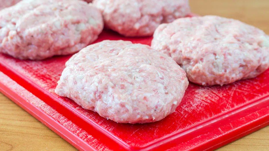 Przepis na kotlety mielone według Karola Okrasy