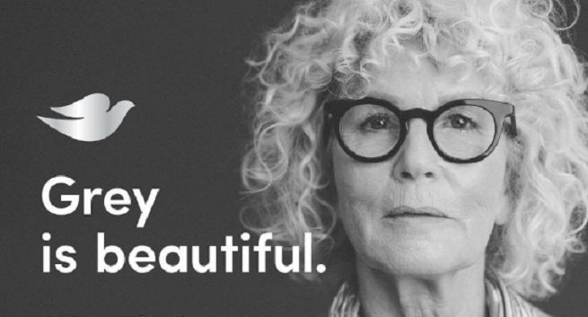 Dove zmienia kolor w logo na szary, by walczyć z ageizmem