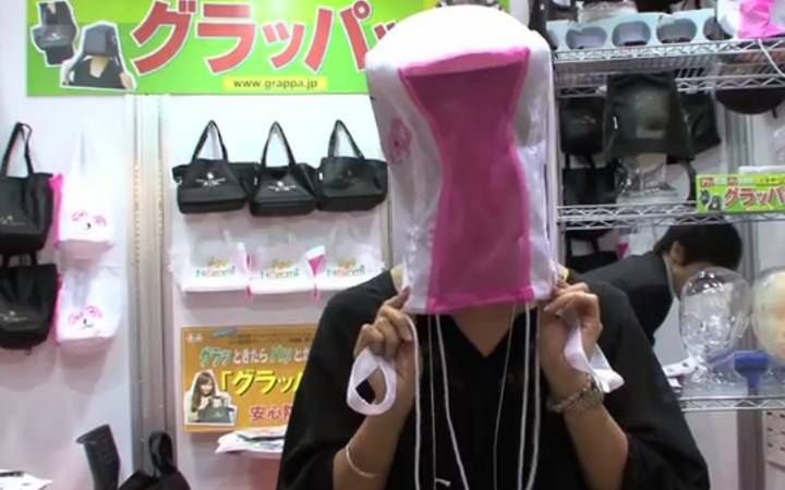 Zakupy po japońsku. Niepozorna torba może uratować życie