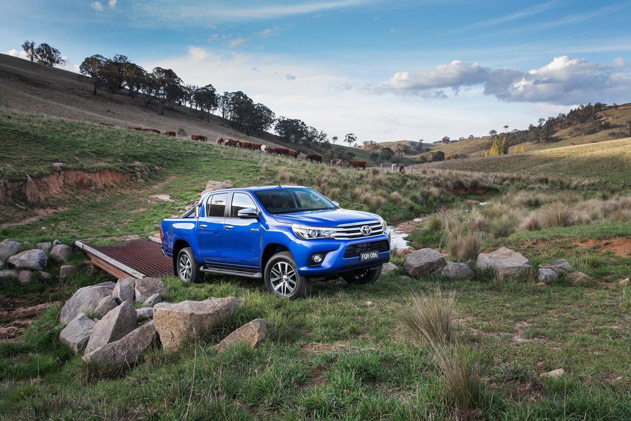 Nowa Toyota Hilux (2015) - japoński uniwersalny żołnierz powraca