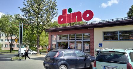 38. strona gazetki Dino. I nagle taki widok. "Przy zakupie 3"