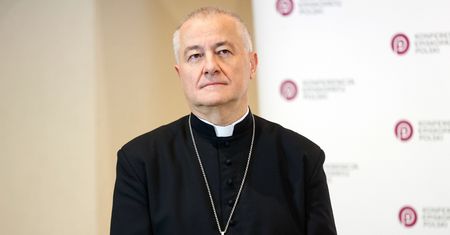 Bp Ważny o kryzysie dialogu i słuchania w Kościele
