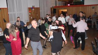 Rzeszów: Zabawa Andrzejkowa na osiedlu Budziwój. Imprezę taneczną poprowadził DJ Leszek! [FOTO, WIDEO]