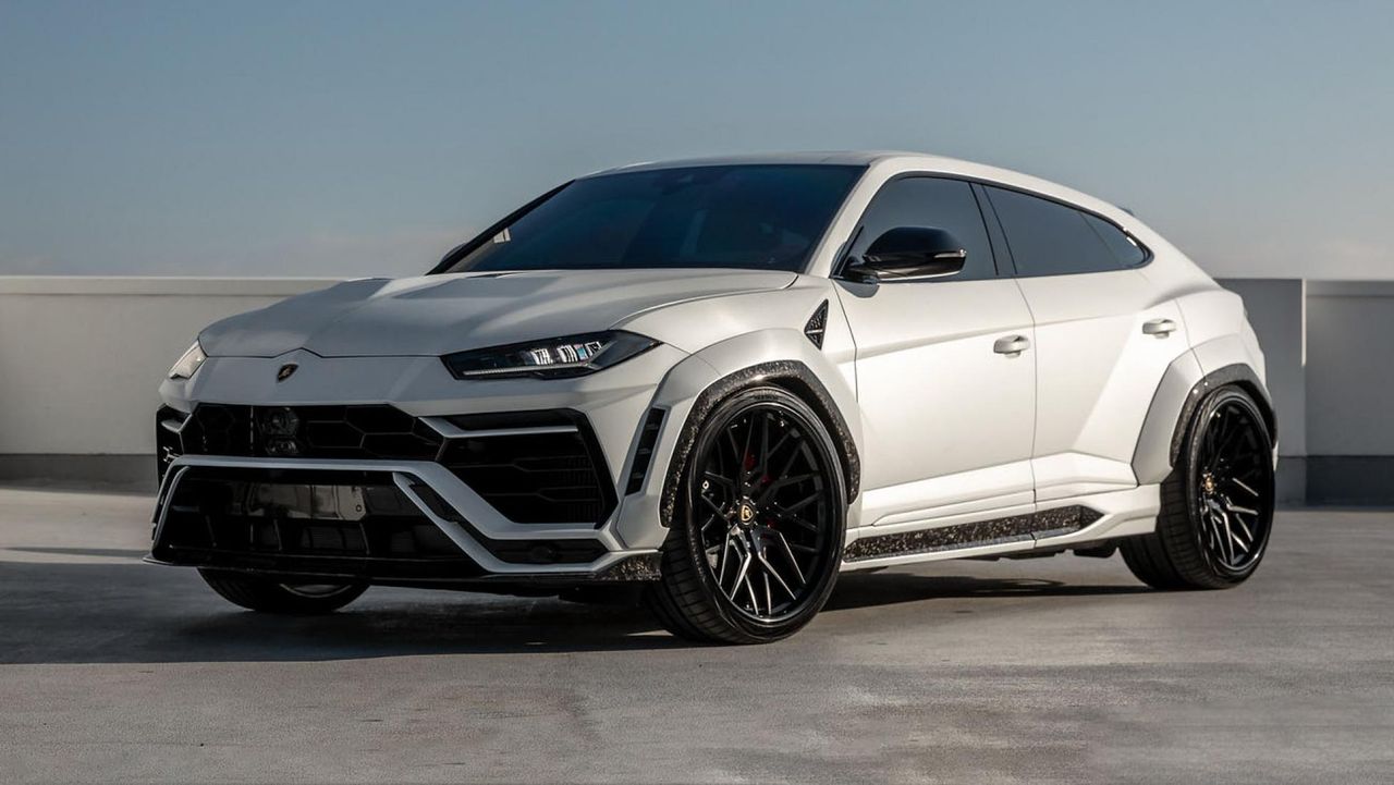 Lamborghini Urus 1016 Industries jest nie tylko znacznie mocniejsze, ale i szersze niż oryginał