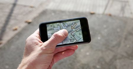 Jak poruszamy się w mieście? Naukowcy zbadali nawigowanie ludzkiego mózgu