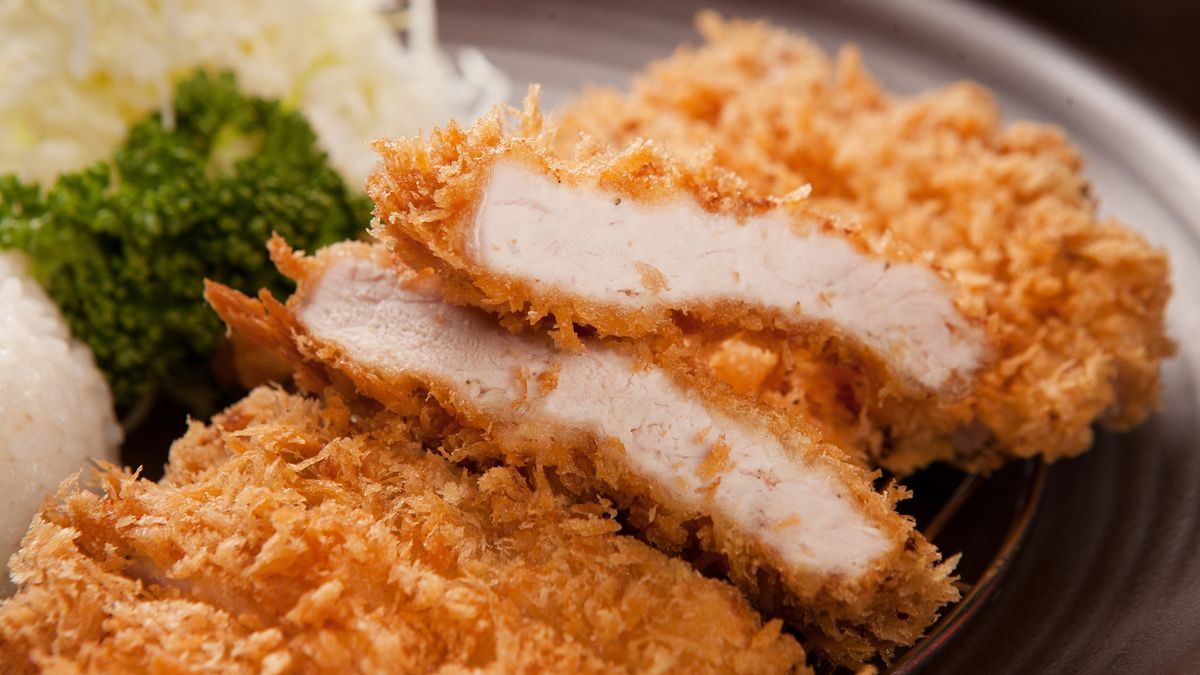 Kotlety schabowe w kefirze zachwycą kruchością