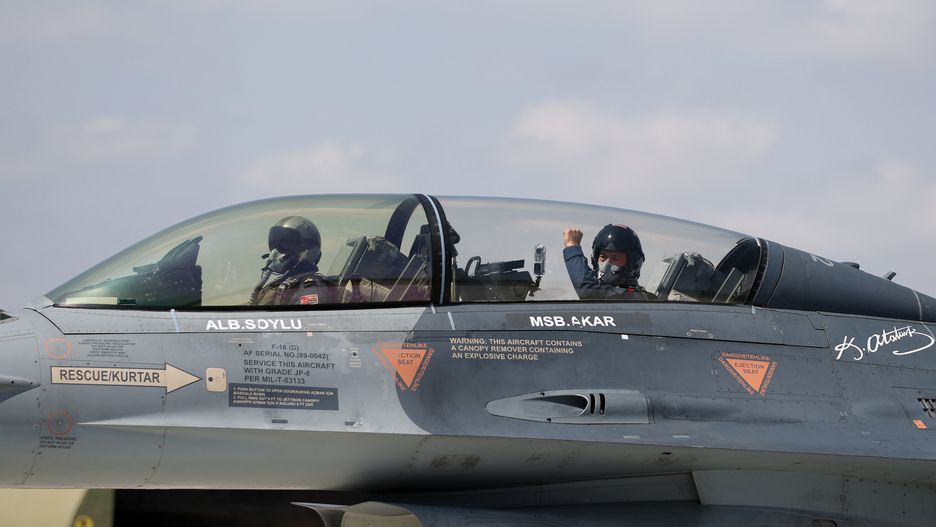 ESKISEHIR, TURKIYE - SEPTEMBER 02: Turkish National Defense Minister Hulusi Akar is seen on the cockpit of the Turkish Armed Forces' f-16 jet as he opens the new flight training year of the Air Force Command with a special flight to the north of the Aegean in Eskisehir, Turkiye on September 2, 2022 (Photo by Arif Akdogan/Anadolu Agency via Getty Images)