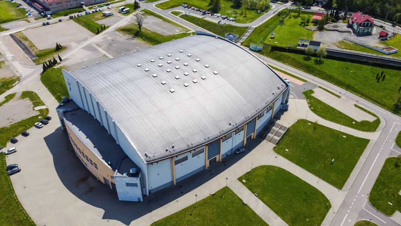 Bielsko-Biała. Hala pod Dębowcem na razie nie będzie pełniła funkcji masowego punktu szczepień.