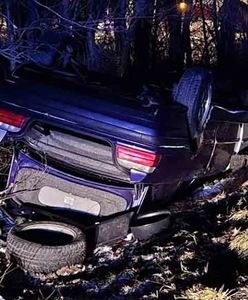 Dwóch pijanych w aucie. Jeden "dla żartu" zaciągnął hamulec ręczny