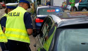 Legnica. Uciekał przed policją bez uprawnień i pod wpływem narkotyków. Dziewczyna zostawiła 9-miesięczne niemowlę, by wyciągnąć go z aresztu