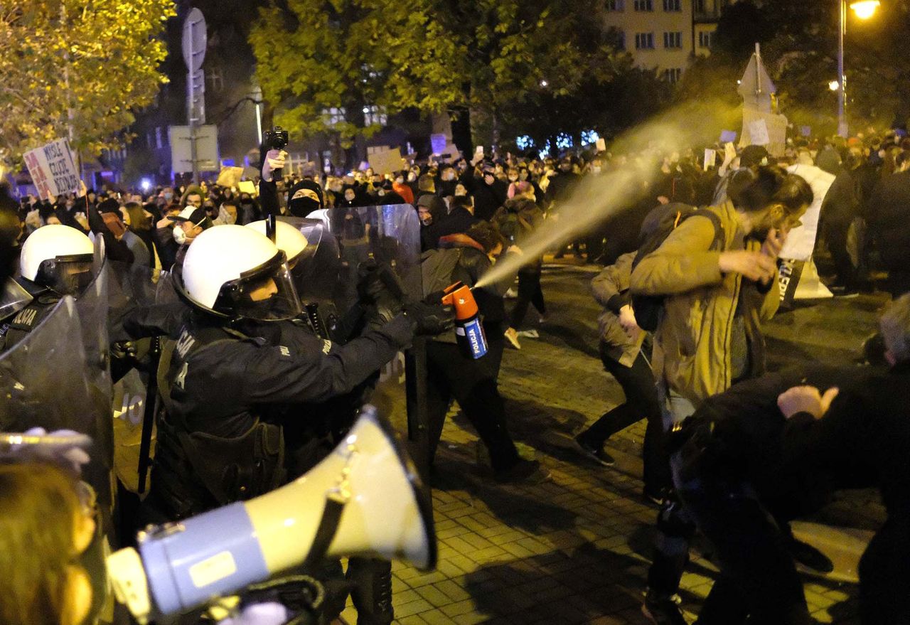 Strajk kobiet w całej Polsce. Ogłoszono szereg postulatów. Jest jeden główny cel