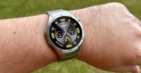 Huawei Watch GT 4 wygląda genialnie i zachwyca baterią. Wady? Zabrakło konsekwencji