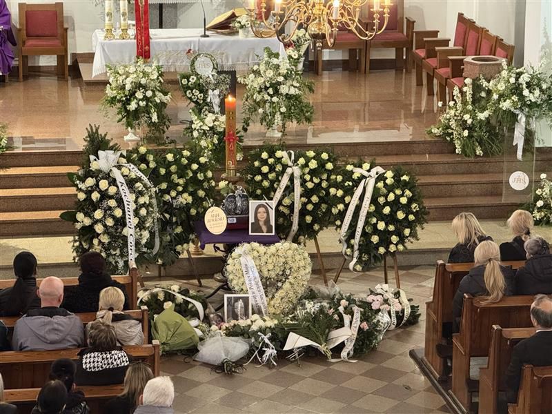 Ceremonia pogrzebowa zamordowanej Mai z Mławy