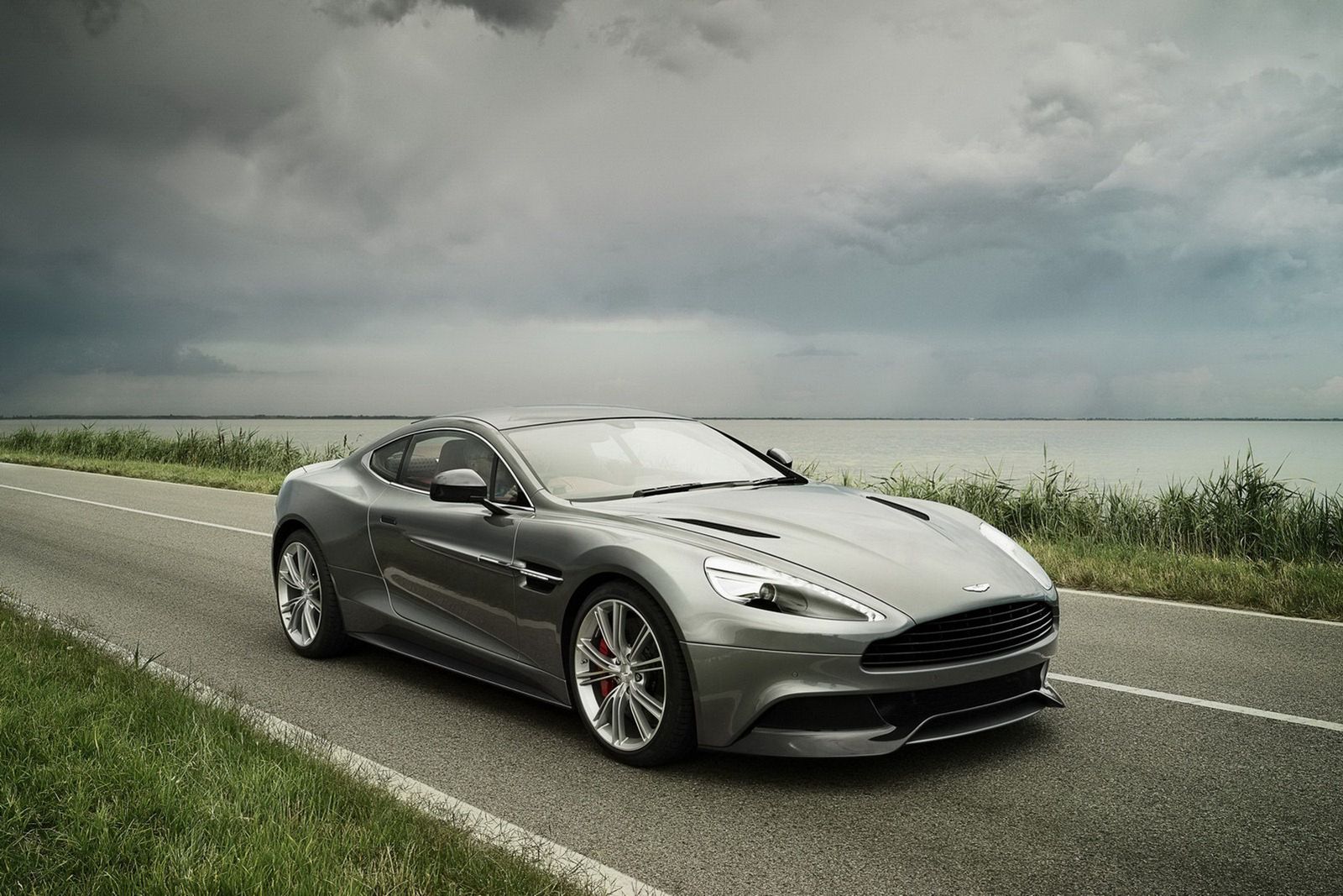 2013 Aston Martin Vanquish - uczta dla oczu [galeria] 13