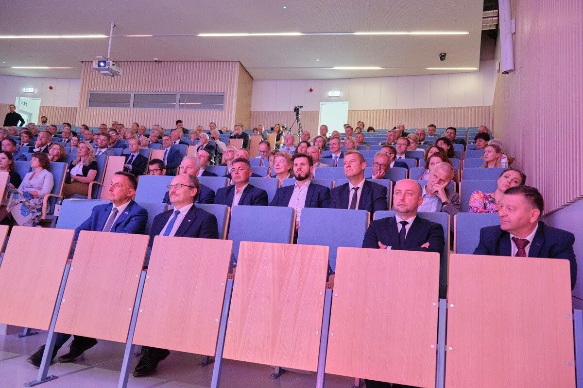 Uroczystość uhonorowania osób i instytucji czynnie zaangażowanych w walkę z pandemią wirusa