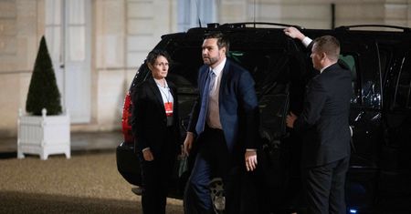 Spotkali się w hotelu, rozmawiali pół godziny. J.D. Vance skrytykowany