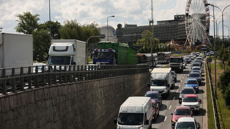 Awaria zasiania sygnalizacji świetlnej na skrzyżowaniach w Krakowie potęgowała korki