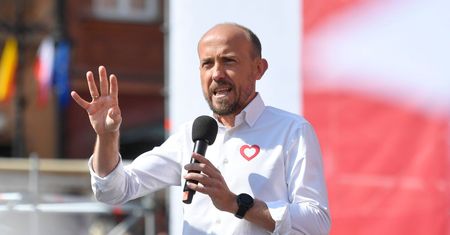 Budka wbił szpilę prezydentowi. "Osoba sterowana na pilota"