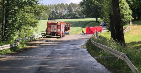 Sobotnia tragedia. Młody kierowca nie żyje. 5 osób w szpitalu