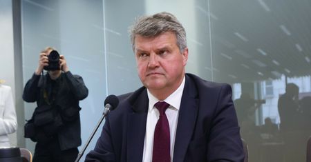 Problemy Wąsika. Komornik wszedł mu na konto