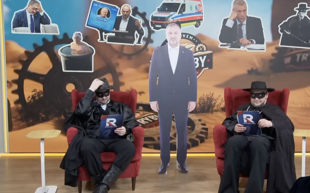 Prowadzący program „Piachem w tryby”